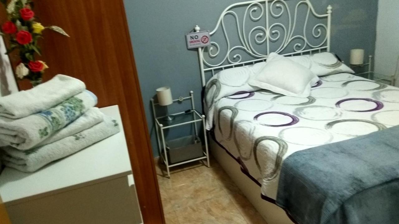 Hostal Vivienda Rural El Retorno Sevilla Exterior foto